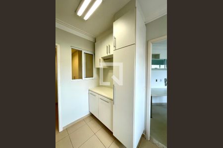 Apartamento para alugar com 274m², 4 quartos e 3 vagas Apartamento para alugar com 274m², 4 quartos e 3 vagasÁrea de Serviço