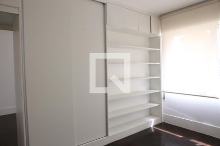 Apartamento à venda com 141m², 3 quartos e 1 vagaQuarto 2