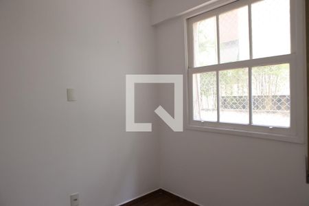 Apartamento à venda com 141m², 3 quartos e 1 vagaÁrea de Serviço