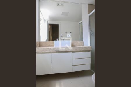 Apartamento à venda com 141m², 3 quartos e 1 vagaBanheiro da Suíte