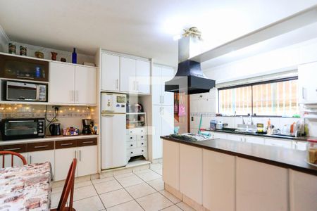 Casa à venda com 230m², 4 quartos e 4 vagas Casa à venda com 230m², 4 quartos e 4 vagasCozinha