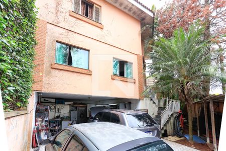 Casa à venda com 230m², 4 quartos e 4 vagas Casa à venda com 230m², 4 quartos e 4 vagasQuintal