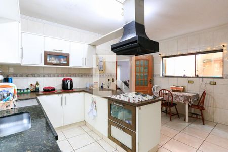 Casa à venda com 230m², 4 quartos e 4 vagas Casa à venda com 230m², 4 quartos e 4 vagasCozinha