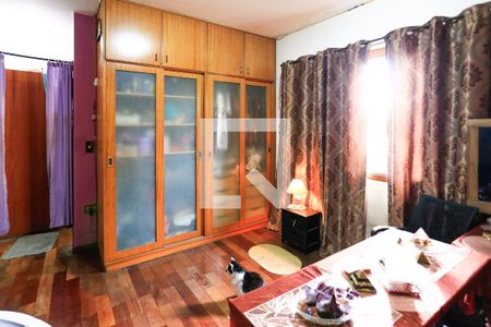 Casa à venda com 230m², 4 quartos e 4 vagas Casa à venda com 230m², 4 quartos e 4 vagasQuarto 4