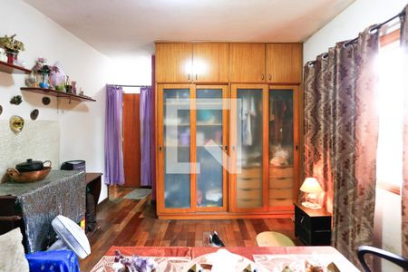 Casa à venda com 230m², 4 quartos e 4 vagas Casa à venda com 230m², 4 quartos e 4 vagasQuarto 4