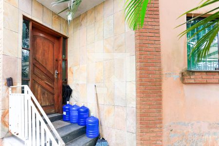 Casa à venda com 230m², 4 quartos e 4 vagas Casa à venda com 230m², 4 quartos e 4 vagasQuintal