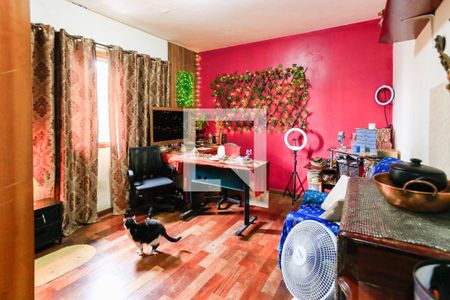 Casa à venda com 230m², 4 quartos e 4 vagas Casa à venda com 230m², 4 quartos e 4 vagasQuarto 4