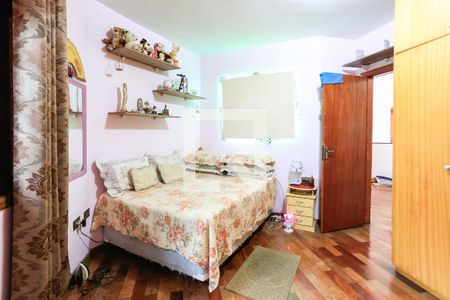 Casa à venda com 230m², 4 quartos e 4 vagas Casa à venda com 230m², 4 quartos e 4 vagasQuarto 1