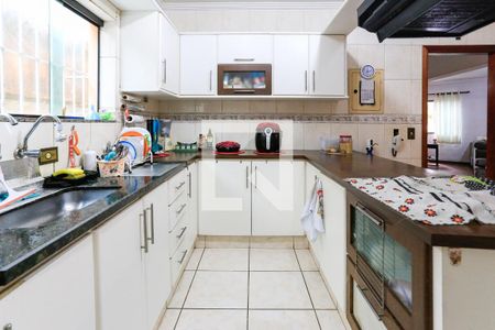 Casa à venda com 230m², 4 quartos e 4 vagas Casa à venda com 230m², 4 quartos e 4 vagasCozinha