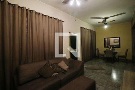 Casa para alugar com 250m², 3 quartos e 1 vagaSala