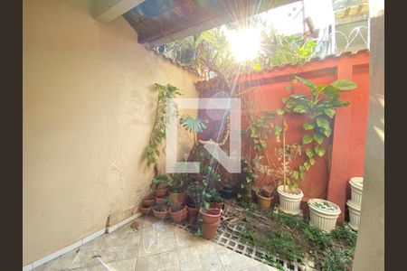 Casa à venda com 81m², 3 quartos e 1 vagaQuintal