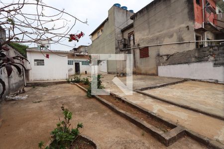 Casa à venda com 110m², 2 quartos e sem vagaQuintal/Jardim