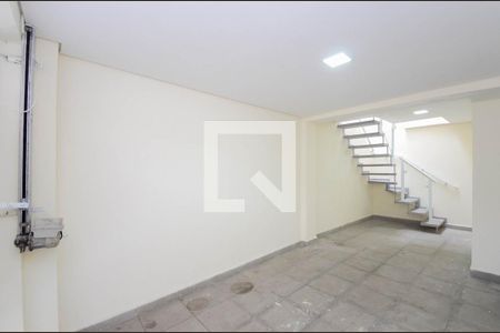 Garagem de casa para alugar com 3 quartos, 142m² em Vila Zamataro, Guarulhos