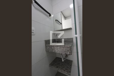 Banheiro de apartamento para alugar com 1 quarto, 33m² em Quinta da Paineira, São Paulo