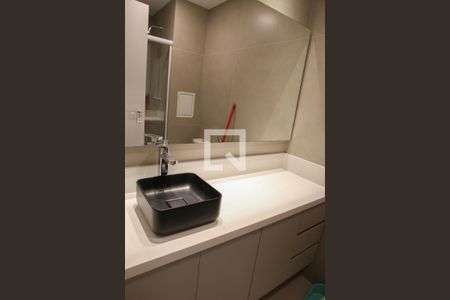 Banheiro de kitnet/studio para alugar com 1 quarto, 26m² em Perdizes, São Paulo