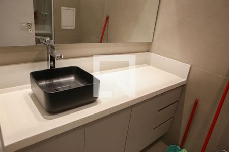 Banheiro de kitnet/studio para alugar com 1 quarto, 26m² em Perdizes, São Paulo