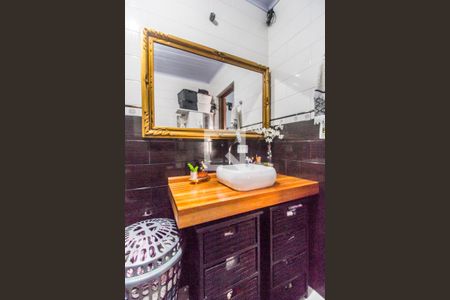 Casa de condomínio para alugar com 98m², 2 quartos e 2 vagasBanheiro da Suíte