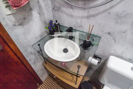 Casa de condomínio para alugar com 98m², 2 quartos e 2 vagasDetalhe do banheiro