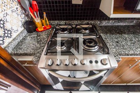 Casa de condomínio para alugar com 98m², 2 quartos e 2 vagasDetalhe da cozinha