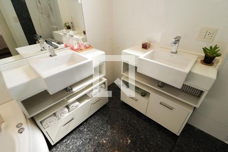 Apartamento à venda com 120m², 3 quartos e 3 vagasBanheiro da Suíte 1