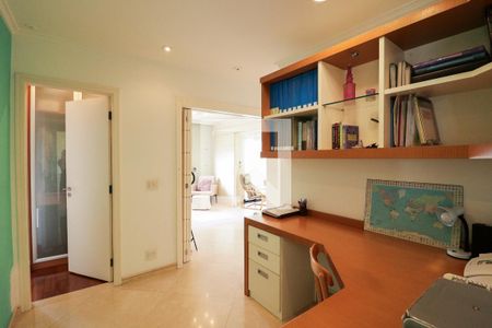 Apartamento à venda com 120m², 3 quartos e 3 vagasEscritório