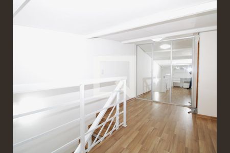 Casa de condomínio para alugar com 82m², 2 quartos e 2 vagasEscritório