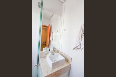 Casa de condomínio para alugar com 300m², 3 quartos e 4 vagasBanheiro Suíte 2