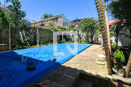Casa à venda com 302m², 3 quartos e 3 vagasPiscina