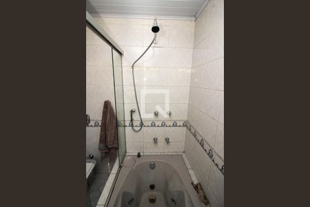 Casa à venda com 302m², 3 quartos e 3 vagasBanheiro da Suíte