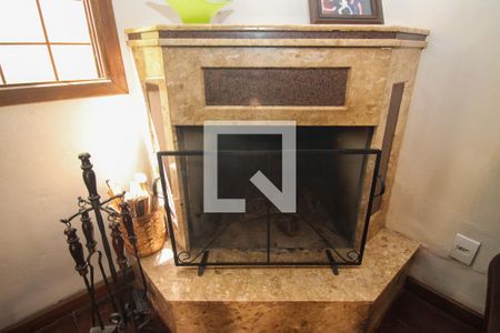 Casa à venda com 302m², 3 quartos e 3 vagasDetalhe Sala de Jantar - Lareira