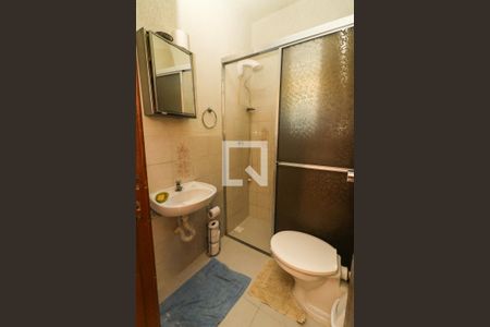 Casa à venda com 302m², 3 quartos e 3 vagasBanheiro de serviço