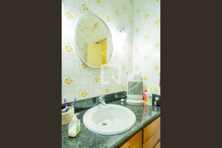 Casa à venda com 300m², 4 quartos e 4 vagas Casa à venda com 300m², 4 quartos e 4 vagasBanheiro da Suíte