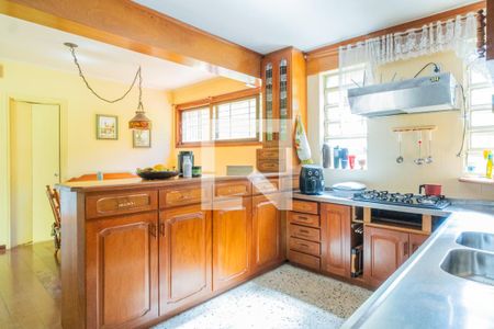 Casa à venda com 300m², 4 quartos e 4 vagas Casa à venda com 300m², 4 quartos e 4 vagasCozinha