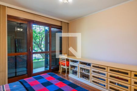 Casa à venda com 300m², 4 quartos e 4 vagas Casa à venda com 300m², 4 quartos e 4 vagasQuarto 4 - Suíte