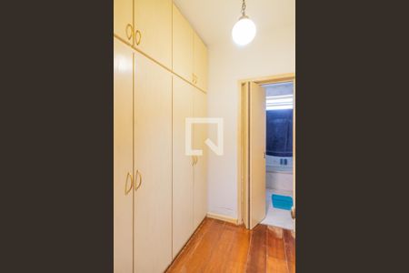 Casa à venda com 300m², 4 quartos e 4 vagas Casa à venda com 300m², 4 quartos e 4 vagasQuarto 4 - Suíte