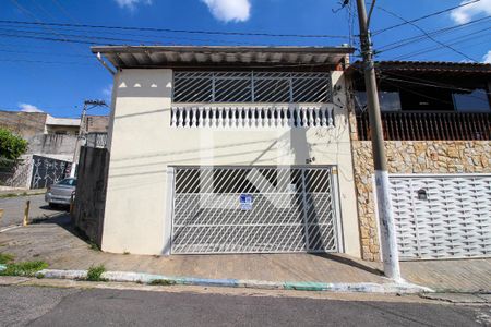 Fachada de casa para alugar com 2 quartos, 130m² em Vila Olinda, São Paulo