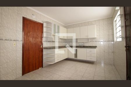 Cozinha de casa para alugar com 2 quartos, 130m² em Vila Olinda, São Paulo