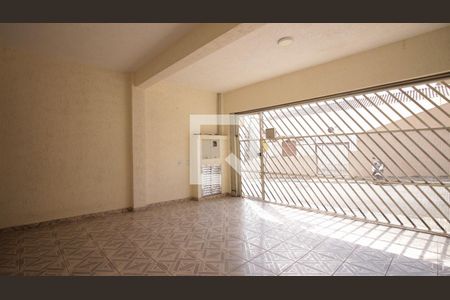 Garagem de casa para alugar com 2 quartos, 130m² em Vila Olinda, São Paulo