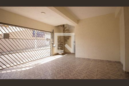 Casa para alugar com 130m², 2 quartos e 2 vagas Casa para alugar com 130m², 2 quartos e 2 vagasGaragem