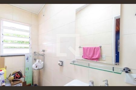 Casa à venda com 224m², 3 quartos e 1 vaga Casa à venda com 224m², 3 quartos e 1 vagaBanheiro