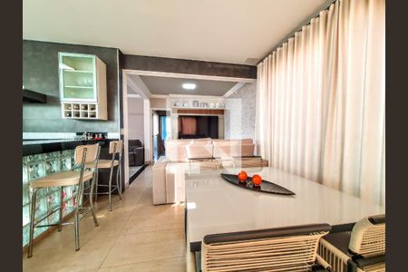 Apartamento à venda com 255m², 5 quartos e 4 vagasSala de Jantar