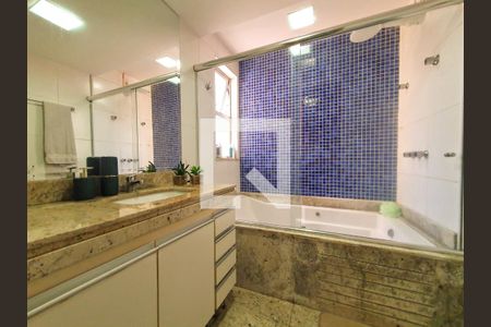 Apartamento à venda com 255m², 5 quartos e 4 vagasBanheiro 3