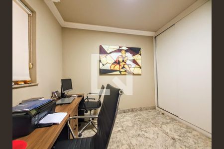 Apartamento à venda com 255m², 5 quartos e 4 vagasQuarto 3