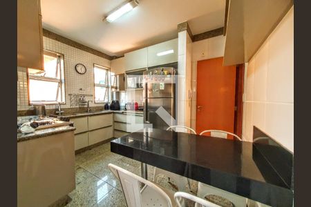 Apartamento à venda com 255m², 5 quartos e 4 vagasCozinha