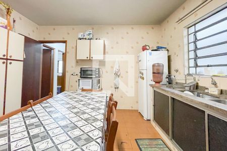 Casa à venda com 280m², 2 quartos e 2 vagasCozinha