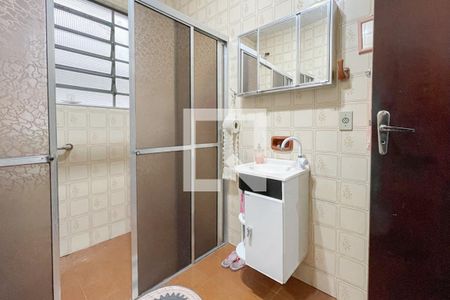 Casa à venda com 280m², 2 quartos e 2 vagasBanheiro Social