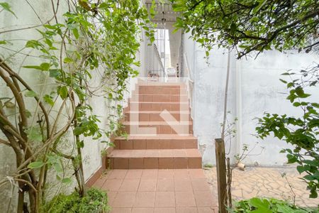 Casa à venda com 280m², 2 quartos e 2 vagasEntrada