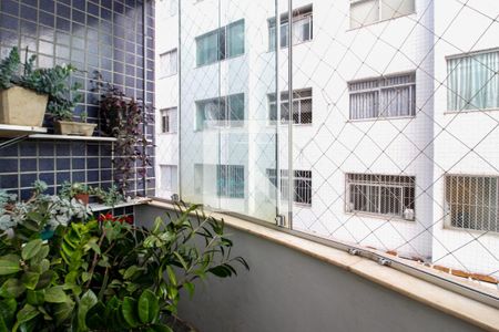 Apartamento à venda com 130m², 4 quartos e 4 vagas Apartamento à venda com 130m², 4 quartos e 4 vagasVista Sala
