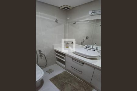Apartamento para alugar com 200m², 3 quartos e 3 vagas Apartamento para alugar com 200m², 3 quartos e 3 vagasBanheiro da Suíte