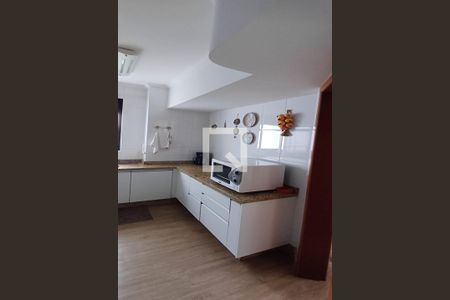 Apartamento para alugar com 200m², 3 quartos e 3 vagas Apartamento para alugar com 200m², 3 quartos e 3 vagasCozinha